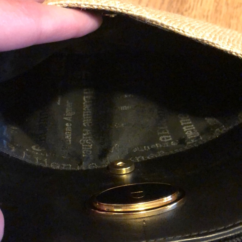 🎉EUC Etienne Aigner purse - Picture 5 of 8